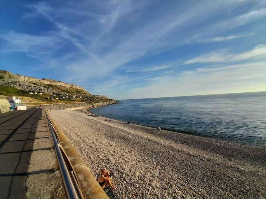 Sea View Cottage In Dorset, Портланд Екстериор снимка